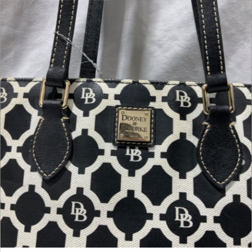 Dooney and Bourke logo black and white geometric print satchel W/COA - Picture 6 of 7